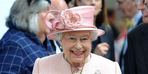 英国女王一年收入多少