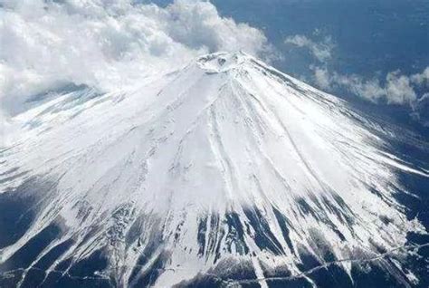 蒲公英台风会让富士山喷发嘛
