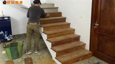 装修实木踏板楼梯