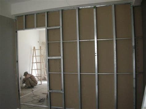 装修隔墙用砖还是隔板