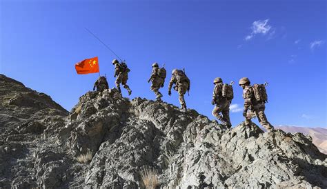 西藏高原边防战士