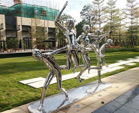 许昌校园不锈钢玻璃钢人物雕塑