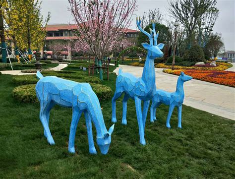 贵州玻璃钢小品概念动物雕塑