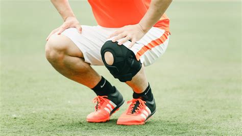 足球运动员用什么牌子的护膝