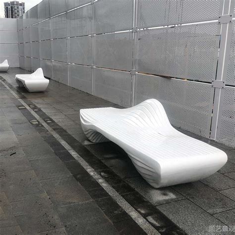 辽宁玻璃钢坐凳雕塑厂