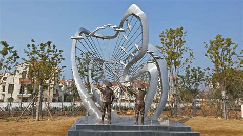郑州大型不锈钢室外雕塑制作厂家