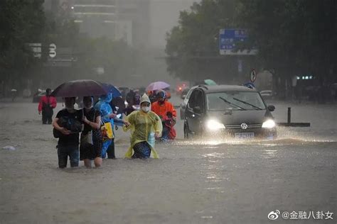 郑州大暴雨一秒天黑
