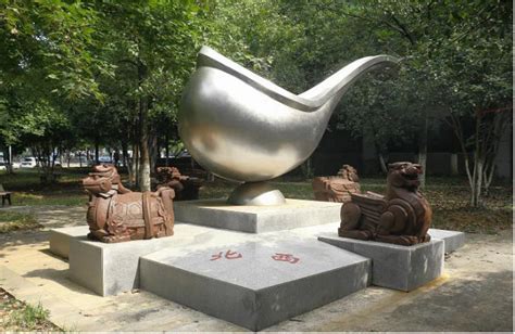 郑州校园景观雕塑制造