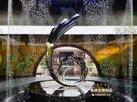 郑州镜面玻璃钢彩绘雕塑小品