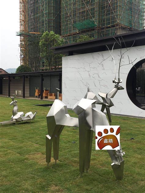 重庆园林不锈钢雕塑多少钱