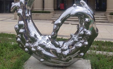 重庆玻璃钢雕塑摆件工程报价