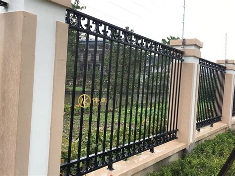 铁栏杆的安装及施工方案