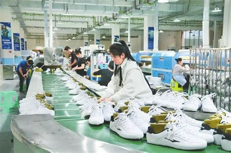 鞋厂流水线生产临时工招聘