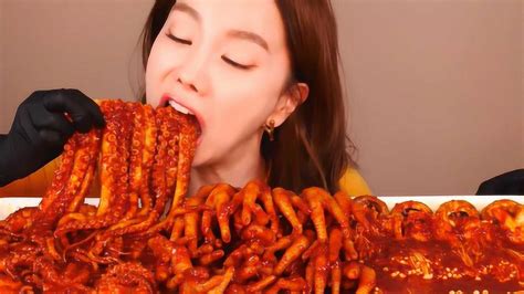 韩国人吃活八爪鱼视频