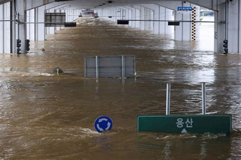 韩国暴雨一家三口死亡