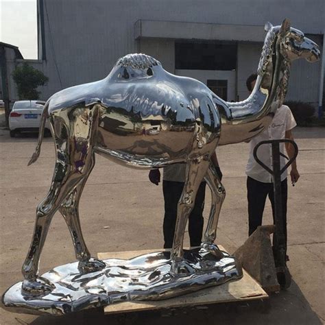 骆驼不锈钢雕塑