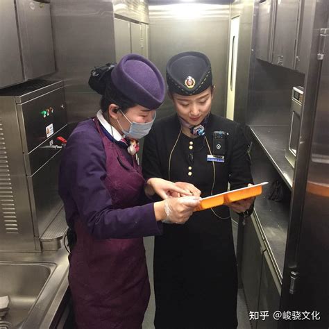 高铁旅客自带餐盒微波炉加热被拒