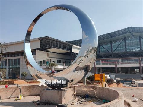 6米不锈钢圆环雕塑