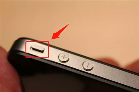 iPhone15的静音键是拨片的吗