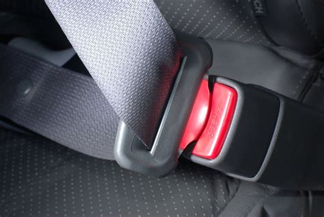 seatbelt和safety belt区别